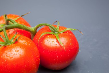 kırmızı domates, vitamin ve sağlık dolu, salatalar için ideal, meyve suları, reçeller, sfritos, mutfakta bir madde olarak, Akdeniz mutfağında bin farklı kullanır