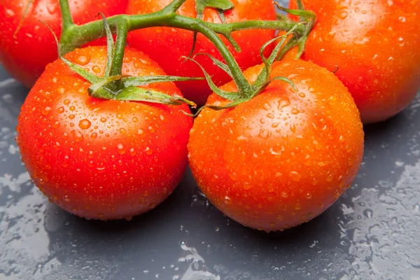 kırmızı domates, vitamin ve sağlık dolu, salatalar için ideal, meyve suları, reçeller, sfritos, mutfakta bir madde olarak, Akdeniz mutfağında bin farklı kullanır