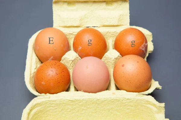 Ein Halbes Dutzend Frische Eier Von Gesunden Hühnern Die Auf — Stockfoto