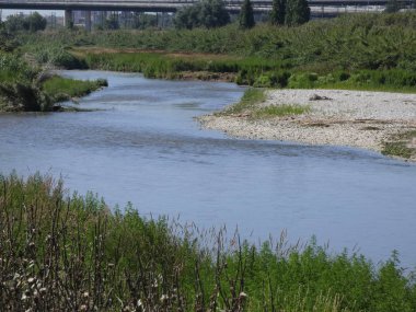 Rio Llobregat Sant Feliu de Llobregat, Barselona şehrine çok yakın bir kasaba ile geçiş için. Nehir Akdeniz'de ağzına çok yakındır..