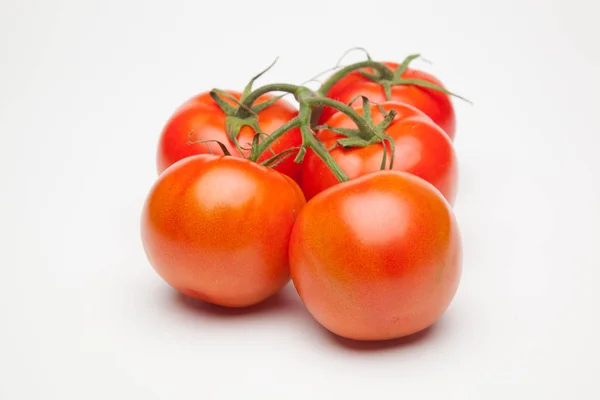 Tomate Rot Und Frisch Aus Dem Garten Direkt Auf Den — Stockfoto