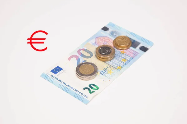 硬币和欧元纸币 是当前生活所必需的 — 图库照片