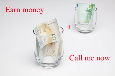 Para kapitalist dünyanın motorudur, günlük alımlar için gerekli, şirketler, işletmeler, bankalar, piyasalar, vb işiçin gerekli ... Para bankalar tarafından kullanılan ana unsurdur, onlar faiz oranlarında bırakın.