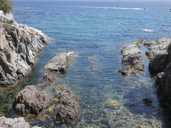 Enseadas Pequenas Praias Fundo Penhasco Costa Brava Águas Limpas Transparentes — Fotografia de Stock