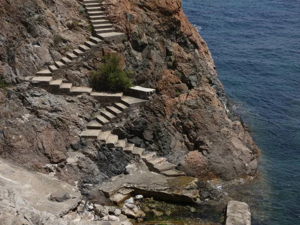 Escaleras Que Dan Acceso Una Pequeña Cala Costa Brava — Foto de Stock