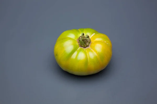 토마토 소비자 시장에 가져가기 정원에서 가져온 냉장고에서 조금씩 수있는 완벽한 — 스톡 사진