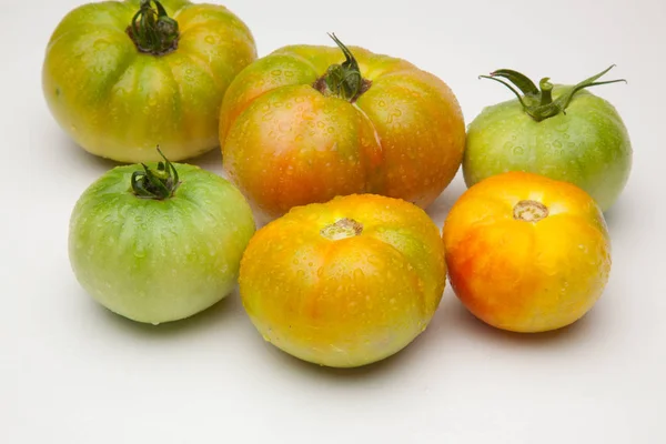 番茄红绿 从花园到达市场 千米零的邻近积 邻近性产品 番茄是有机产品 富含风味和维生素 — 图库照片