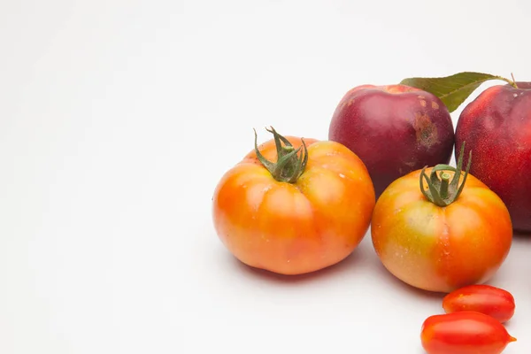 Zestaw Czerwonych Pomidorów Pomidory Wiśniowe Zielone Pomidory Owoce Jak Nectarine — Zdjęcie stockowe