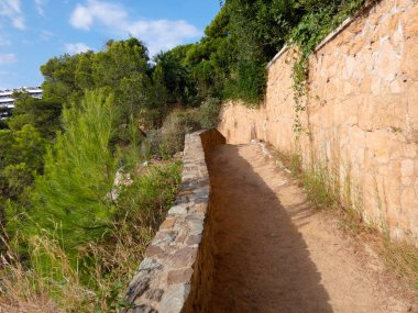 Costa Brava, Girona, İspanya, Akdeniz kıyıları, plajlar ve kayalıklar, engebeli manzara, güzel çok güzel dolu