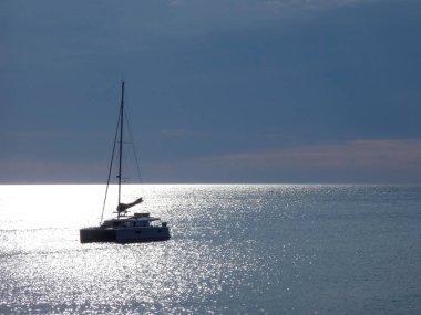 Costa Brava, Girona, İspanya, Akdeniz kıyıları, plajlar ve kayalıklar, engebeli manzara, güzel çok güzel dolu