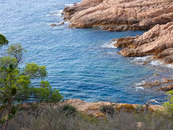 Costa Brava, Girona, İspanya, Akdeniz kıyıları, plajlar ve kayalıklar, engebeli manzara, güzel çok güzel dolu