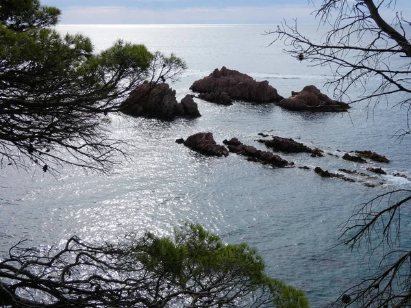 Costa Brava, Girona, İspanya, Akdeniz kıyıları, plajlar ve kayalıklar, engebeli manzara, güzel çok güzel dolu
