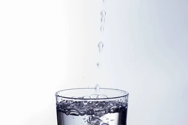 Clear Drinking Water Falls Clear Glass Healthy Wholesome Fresh Water — Stock Photo, Image