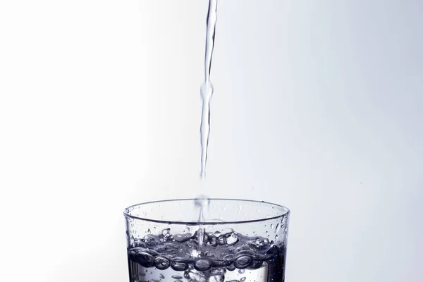 Klares Trinkwasser Fällt Ein Klares Glas Gesundes Gesundes Frisches Wasser — Stockfoto