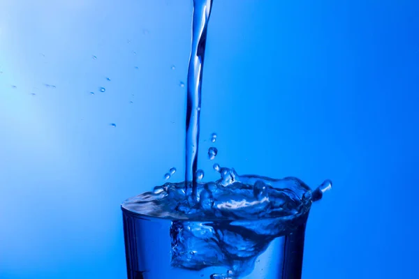 Klares Trinkwasser Fällt Ein Klares Glas Gesundes Gesundes Frisches Wasser — Stockfoto