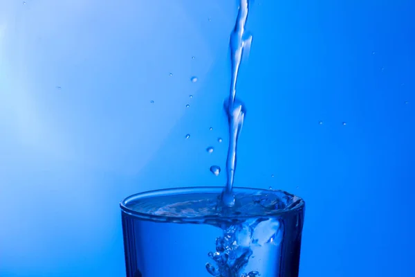 Klares Trinkwasser Fällt Ein Klares Glas Gesundes Gesundes Frisches Wasser — Stockfoto
