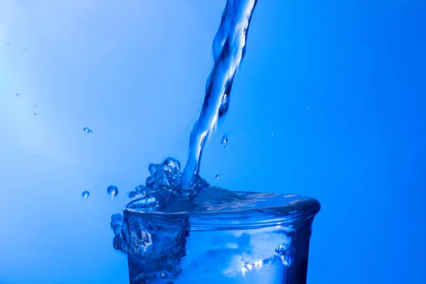 Klares Trinkwasser Fällt Ein Klares Glas Gesundes Gesundes Frisches Wasser — Stockfoto