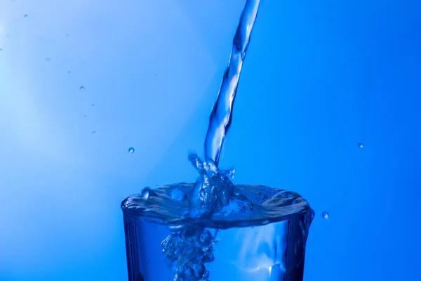 Klares Trinkwasser Fällt Ein Klares Glas Gesundes Gesundes Frisches Wasser — Stockfoto