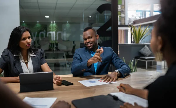 Fekete Afrikai Üzletember Üzleti Stratégiai Találkozó Modern Coworking Munkaterületen — Stock Fotó