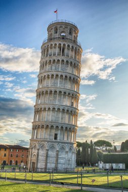 Pisa, İtalya - Eylül 02,2017: Leaning Tower of Pisa - Pisa şehrinde ünlü Kulesi