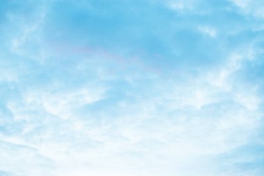 Renkli gökyüzü ve bulutlar gündüz, doğal görünümünü