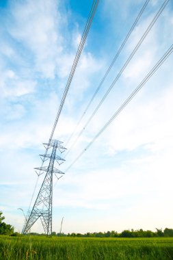 Elektrik hattı direk enerji ve iletişim için