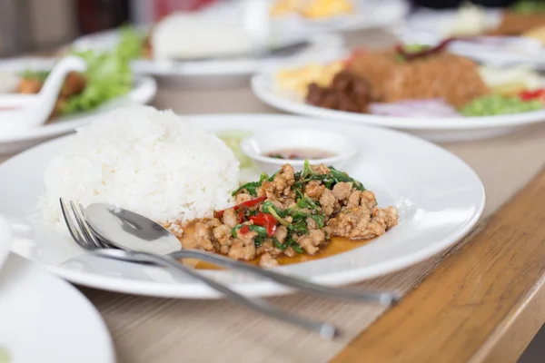 Porc Épicé Chili Frit Dans Style Thaïlandais Avec Riz Sur — Photo