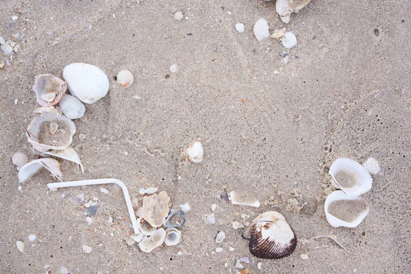 Lixo Lixo Deixado Areia Praia Suja Plástico Vidro Lixo Redução — Fotografia de Stock