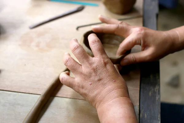Keramické Lisování Výroba Těsta Keramiky Použití Vlhké Půdy Vyhřívaného Těsta — Stock fotografie