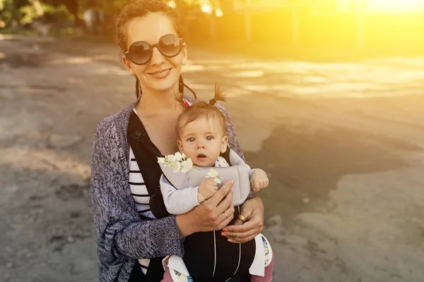 Portrait Baby Girl Gorgeous Mother Sunglasses Walking Street Sunny Spring — Stock Photo, Image