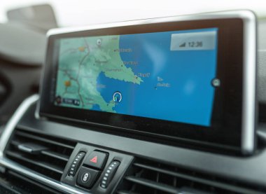 Gps navigasyon sistemi cihazı araba seyahat içinde Close-Up.
