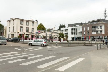 Brest, Fransa 28 Mayıs 2018 sokak binalar araba dükkan.