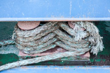 Sekiz rakamı koç boynuzu Hitch üzerinde bağlı tekne ipi, yakın çekim