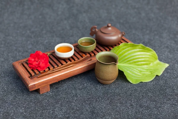 Traditional Chinese tea ceremony with black currant, fruit tea and healthy food. Photo without people. Summer natural vitamins and berries — Stock Photo, Image