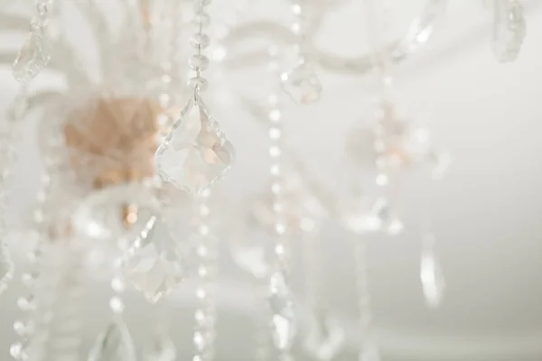 Lustre chrystal en gros plan. Fond glamour — Photo