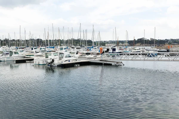 Morgat, France 29 May 2018 Panoramic outdoor view of sete marina Many small boats and yachts aligned in the port. Calm water and blue cloudy sky. — Stock Photo, Image