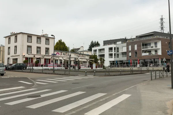 Brest, Fransa 28 Mayıs 2018 sokak binalar araba dükkan