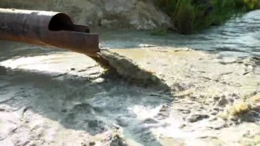 Kum tüp tarama. Boru nehir yatak Temizleme tekne tarama kum. Ekolojik kavram