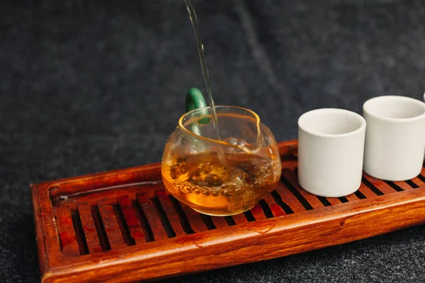 Ceremonia del té chino Tabla de madera asiática tablero chaban vista superior copia espacio mañana energía . — Foto de Stock