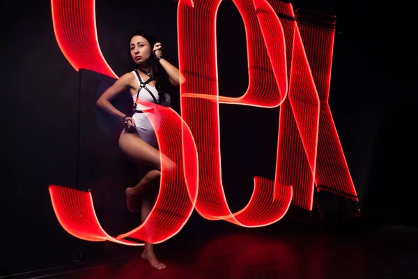 Hot Sexy Girl Neon Light Dance Night Club Couro Arnês — Fotografia de Stock