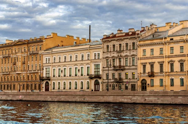 Beautiful sunset in Saint Petersburg. — Stock Photo, Image