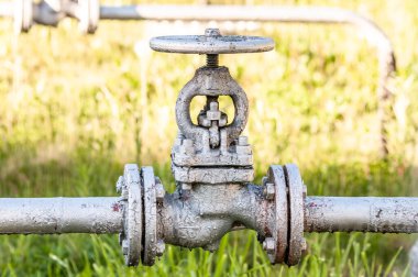 Boruda sıvılaştırılmış gaz vanası var..