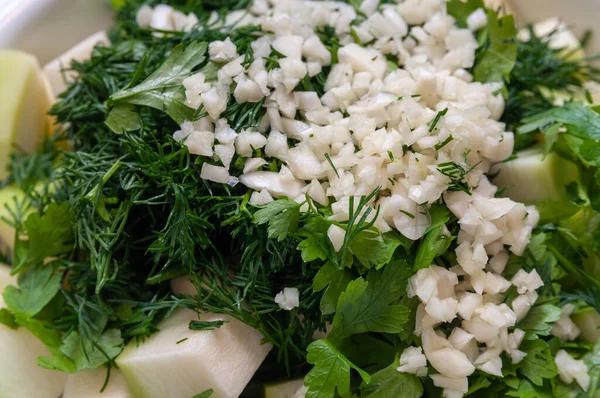 Fondo Con Verduras Finamente Picadas Ajo Acostado Los Cubos Calabacín —  Fotos de Stock