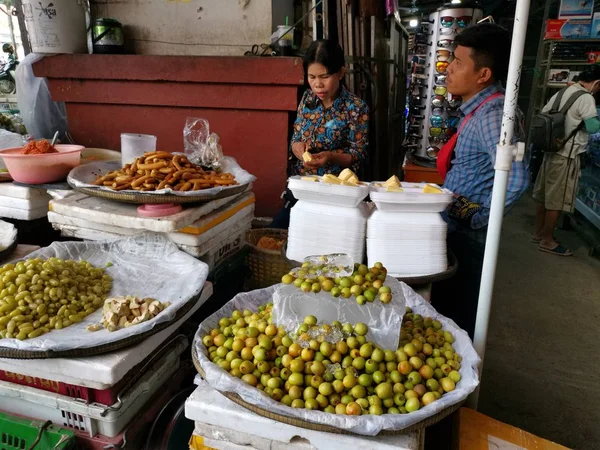 Scen Näringsidkaren Säljare Och Personer City Våt Marknaden Sihanoukville Kambodja — Stockfoto