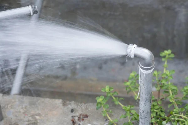 ciddi su borusu patlaması