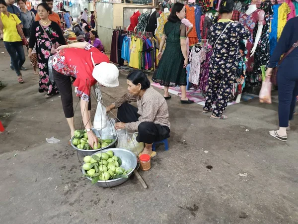 Scena Commerciante Venditore Persone Mercato Bagnato Della Città Sihanoukville Cambogia — Foto Stock