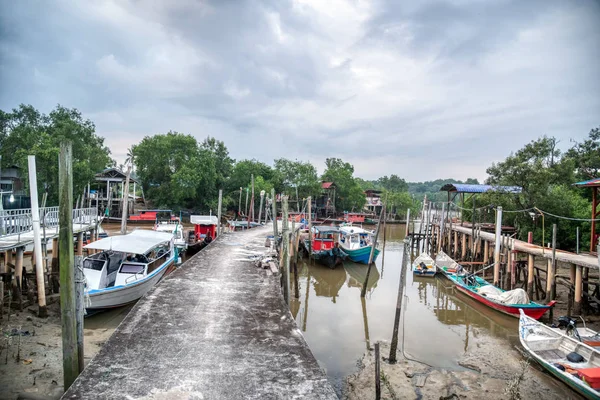 Estuary Harbor Där Village Människor Och Parkera Sina Båtar — Stockfoto