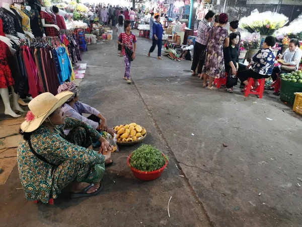 Scen Näringsidkaren Säljare Och Personer City Våt Marknaden Sihanoukville Kambodja — Stockfoto