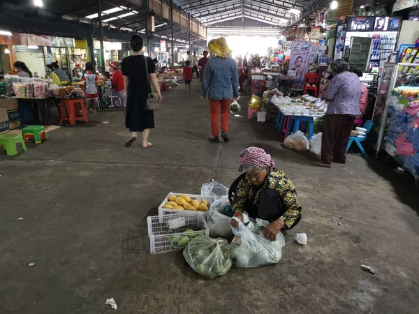 Сцена Трейдер Продавця Люди Місті Мокрий Ринок Сіануквіль Камбоджа Рано — стокове фото