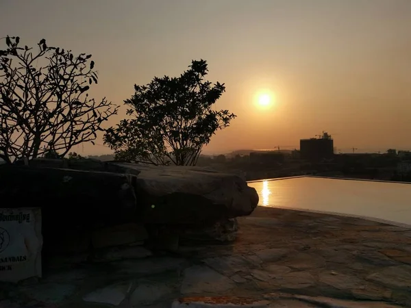 Sihanoukville Kambodża Lutego 2019 Widok Zachód Słońca Pobliżu Basenu Widokiem — Zdjęcie stockowe